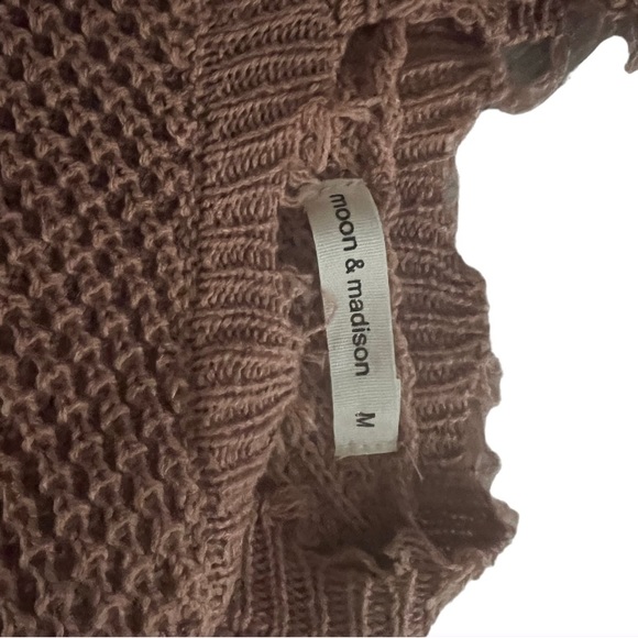 Moon & Madison Cropped sweater raw hem & neck dusty pink size M - Picture 2 of 4